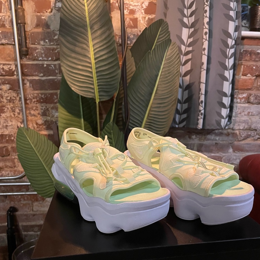 Neon Green Nike Air Max Koko Size 9